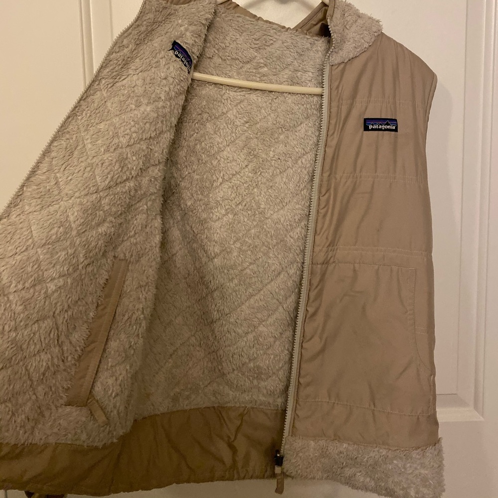 Patagonia small reversible vest